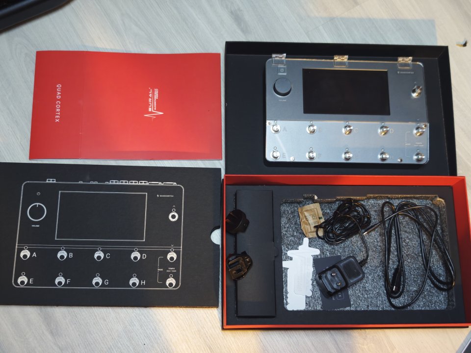Quad Cortex + Protector acrílico (Opción Seymour Duncan PowerStage 170) de segunda mano · Foto 2 de 8 · Lleida · 1325 €