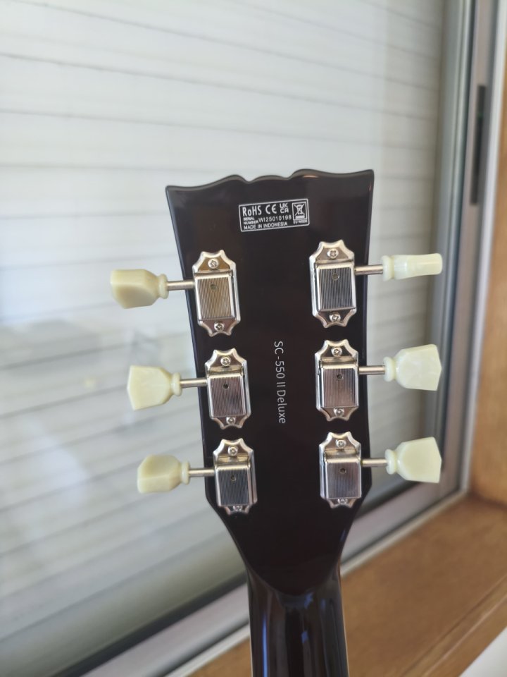 Harley Benton SC-550 II Deluxe (Mint) - Increíble plataforma de estudio de segunda mano · Foto 4 de 9 · Pontevedra · 220 €