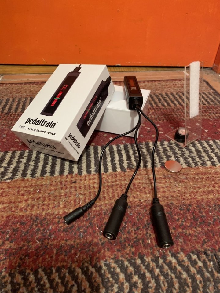 Pedaltrain SST (Space Saving Tuner) >>> RESERVADO <<<