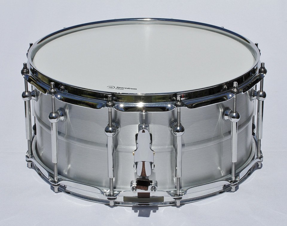 Caja de 14"x6,5" con casco de aluminio y 12 divisiones de segunda mano · Foto 1 de 10 · Segovia · 300 €