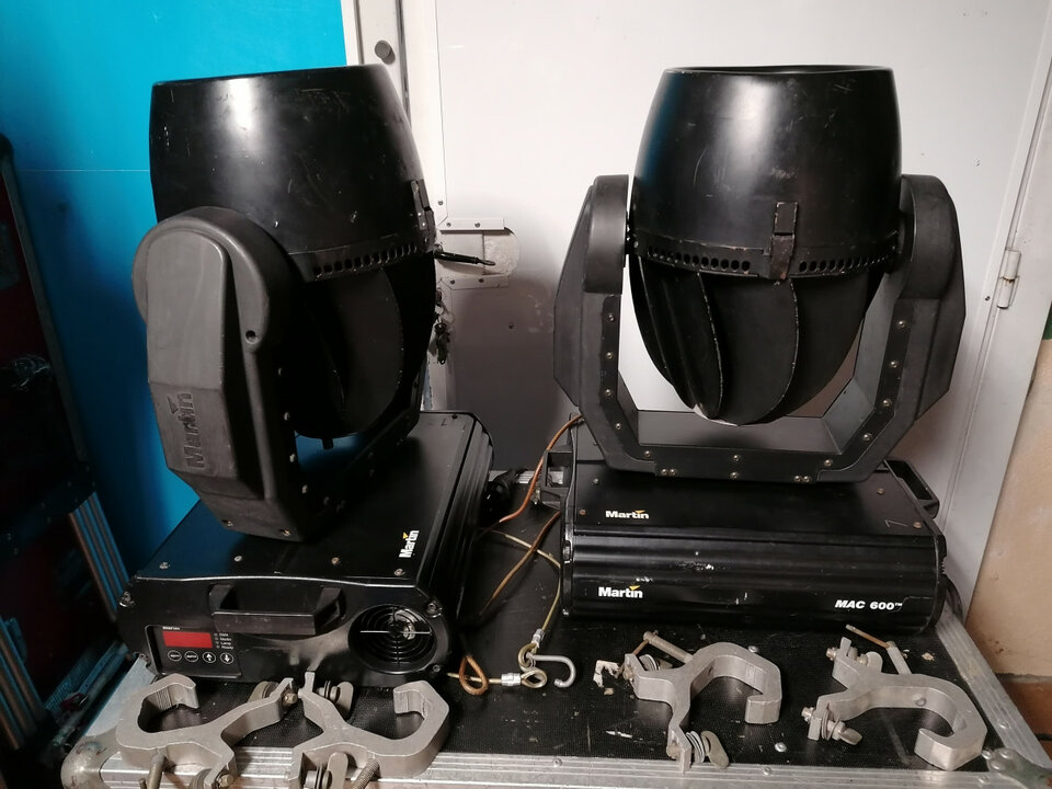 Pareja de robot wash Martin MAC 600 + flightcase y accesorios