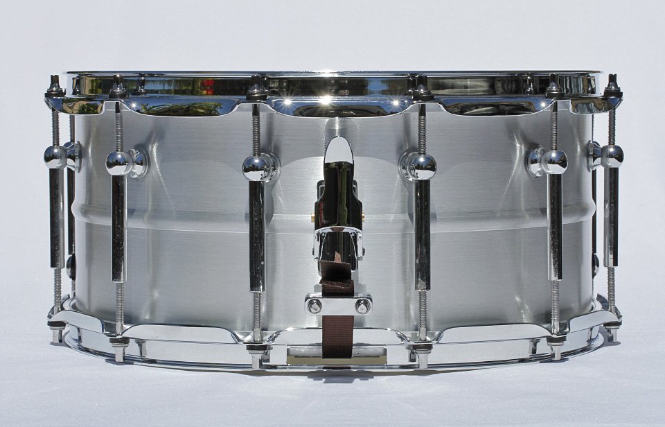 Caja de 14"x6,5" con casco de aluminio y 12 divisiones de segunda mano · Foto 3 de 10 · Segovia · 300 €