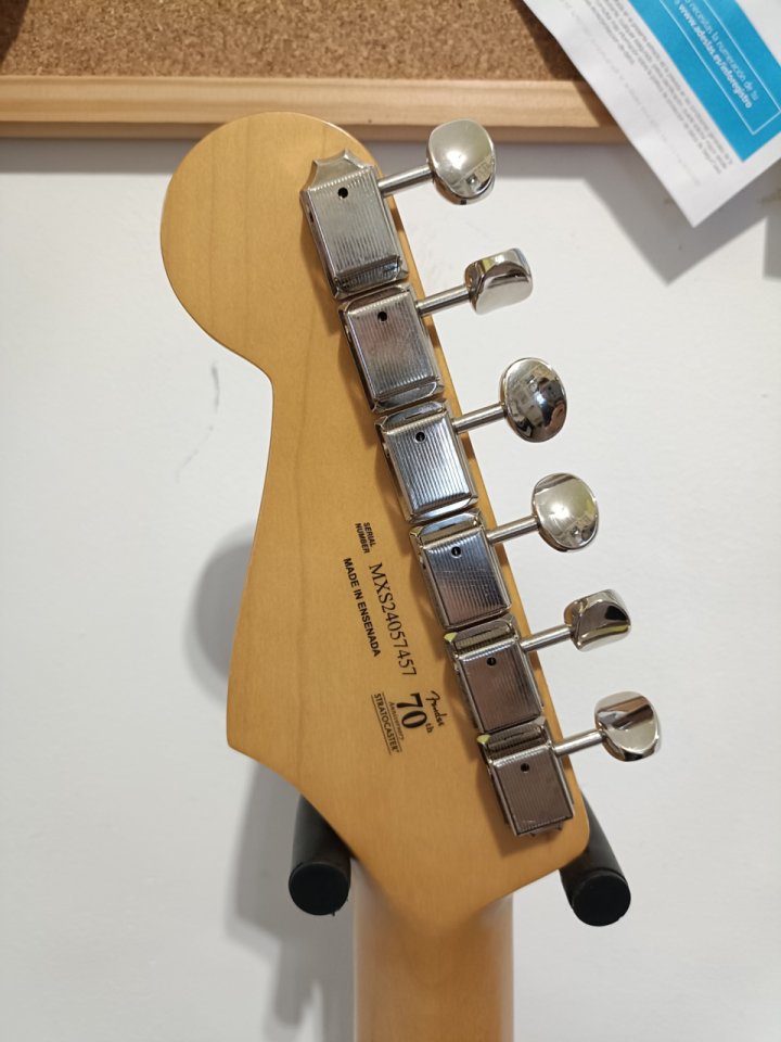 Fender Stratocaster Player II scalloped de segunda mano · Foto 6 de 8 · Madrid