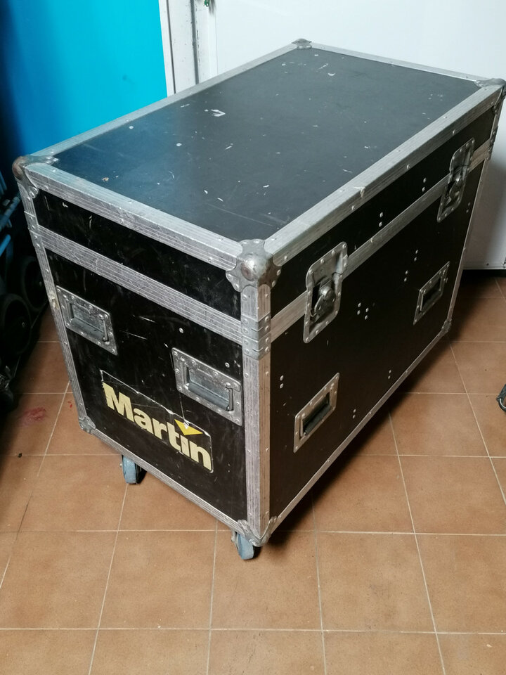 Pareja de robot wash Martin MAC 600 + flightcase y accesorios