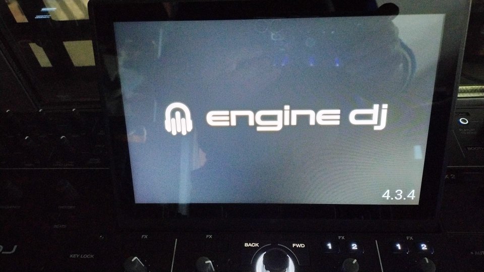 Controladora Denon Prime 4 Plus. Estado como nuevo