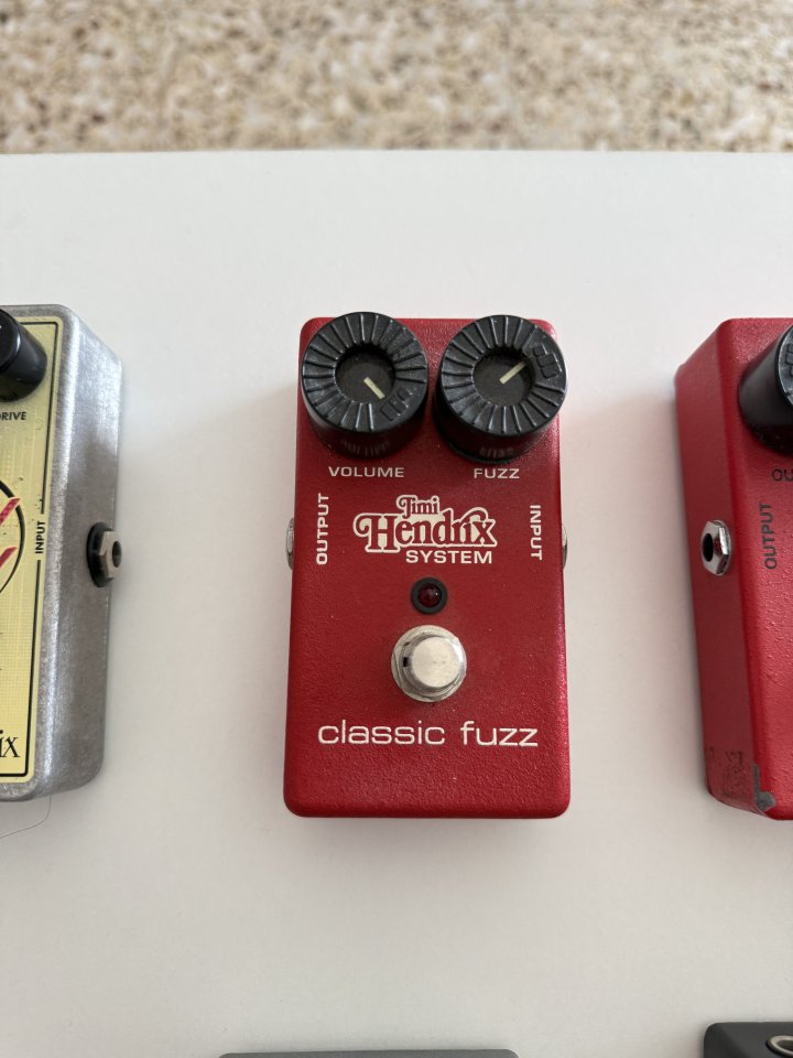 Pedales clásicos y coleccionables. Los precios son orientativos