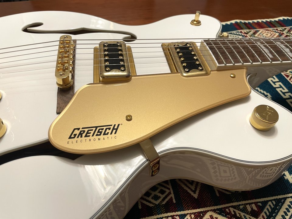 Gretsch G5422TG Electromatic Snow White y Funda semirrígida BOSS CB-AG10 de segunda mano · Foto 3 de 10 · Valencia · 730 €