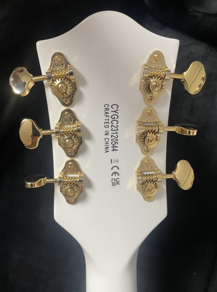Gretsch G5422TG Electromatic Snow White y Funda semirrígida BOSS CB-AG10 de segunda mano · Foto 5 de 10 · Valencia · 730 €
