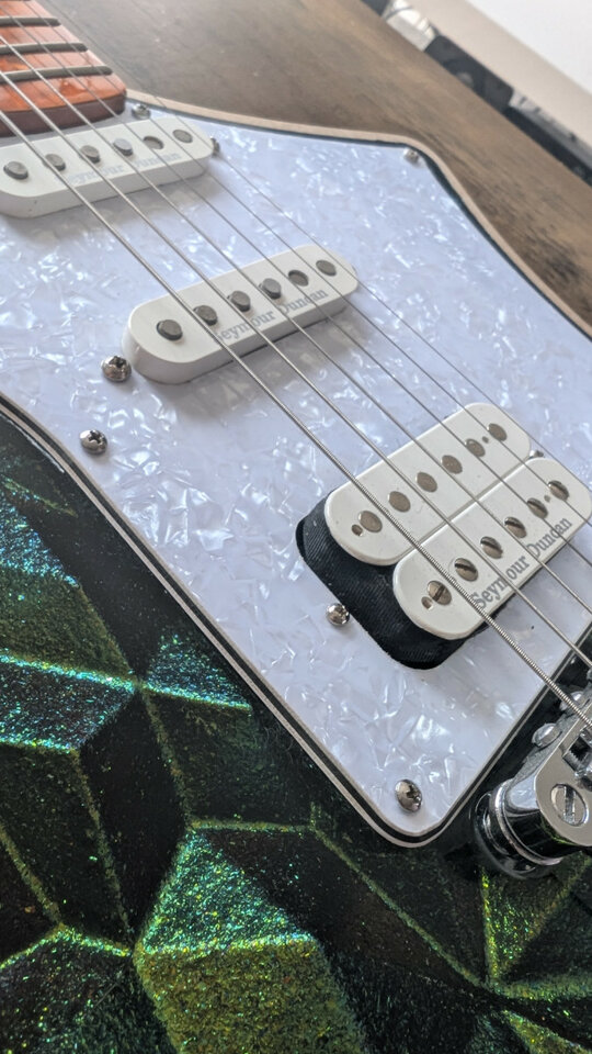 Cream Guitars Revolver Deluxe