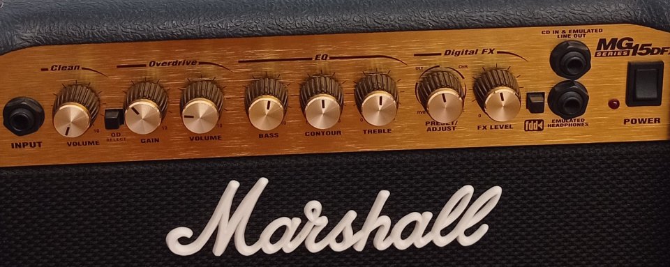 Amplificador de guitarra eléctrica con efectos Marshall de segunda mano · Foto 2 de 2 · Cuenca · 80 €