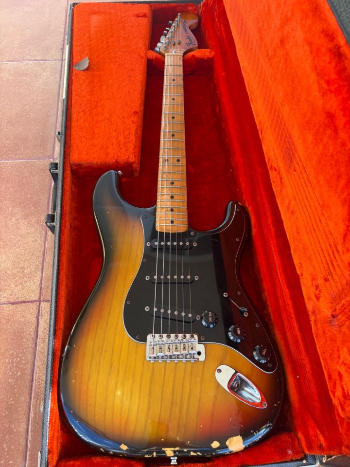 Fender Stratocaster 1979 de segunda mano · Foto 2 de 10 · Madrid · 2200 €