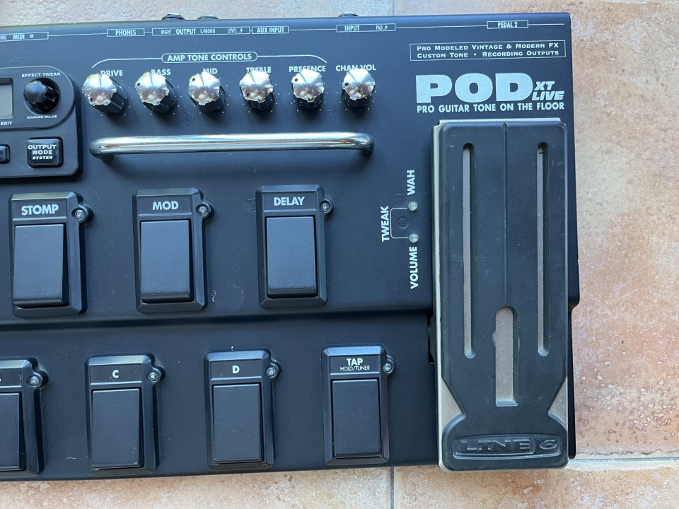 POD XT LIVE de segunda mano · Foto 5 de 10 · Castellón · 100 €