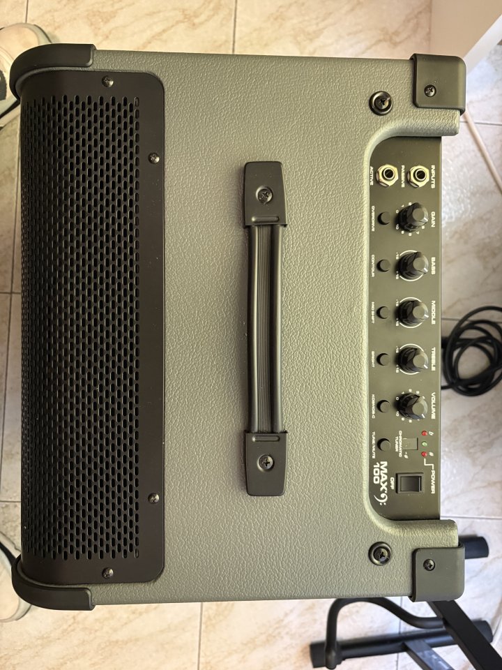 Peavey max 100 (Bajo)