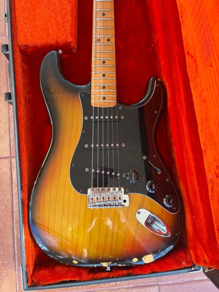 Fender Stratocaster 1979 de segunda mano · Foto 3 de 10 · Madrid · 2200 €