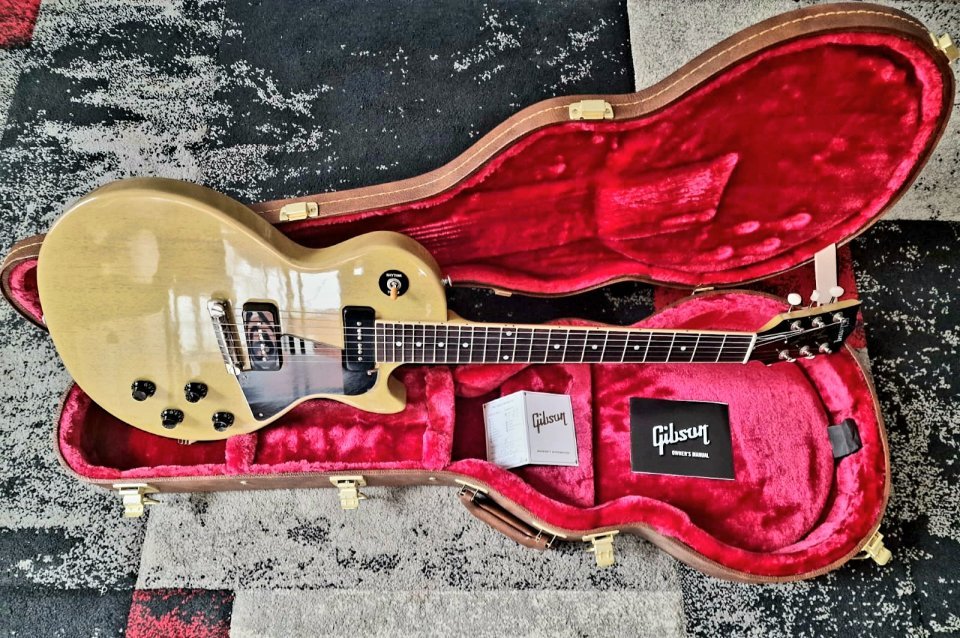Gibson Les Paul Special TV Yellow (3,1 kg) de segunda mano · Foto 1 de 4 · Madrid · 1200 €