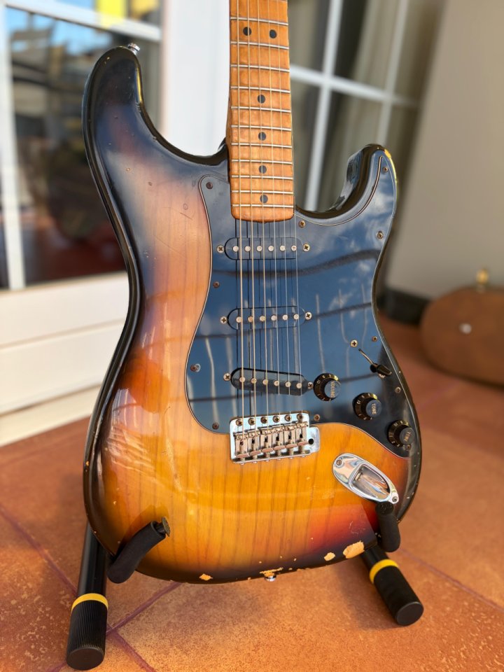 Fender Stratocaster 1979 de segunda mano · Foto 4 de 10 · Madrid · 2200 €