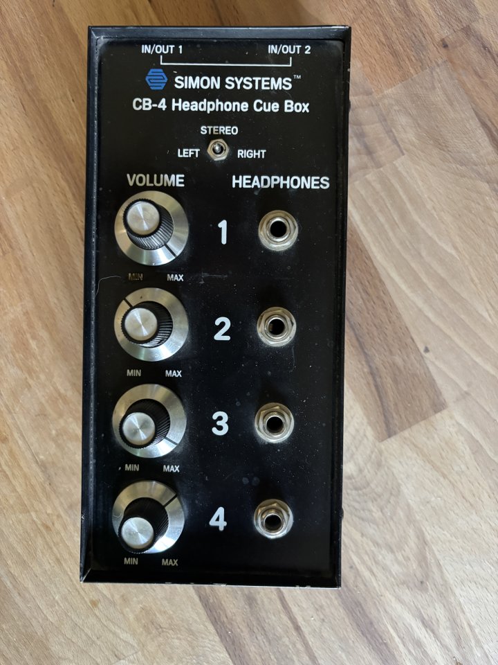 Simon Systems CB-4 4-channel Headphone Cue Box de segunda mano · Foto 1 de 4 · Granada · 200 €