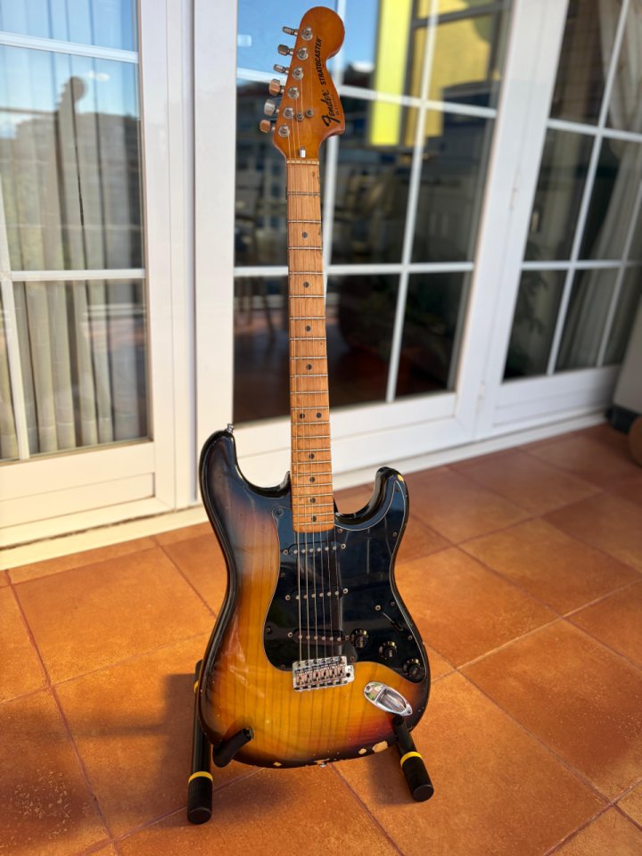 Fender Stratocaster 1979 de segunda mano · Foto 5 de 10 · Madrid · 2200 €