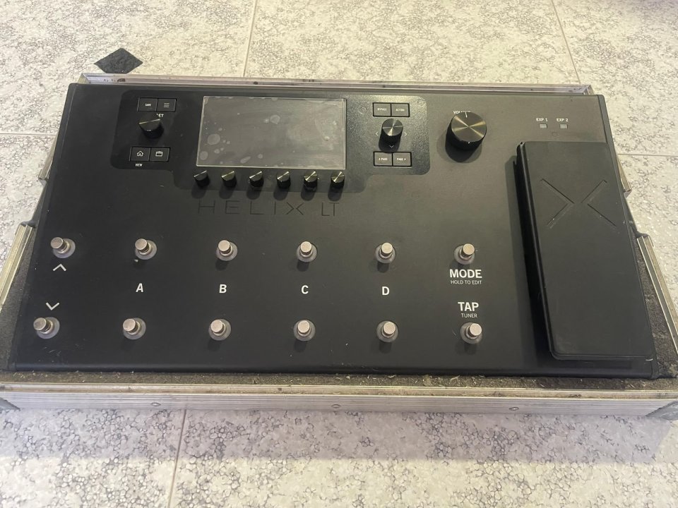 Vendo Line6 Helix LT (REBAJADA) de segunda mano · Foto 2 de 3 · Murcia · 500 €
