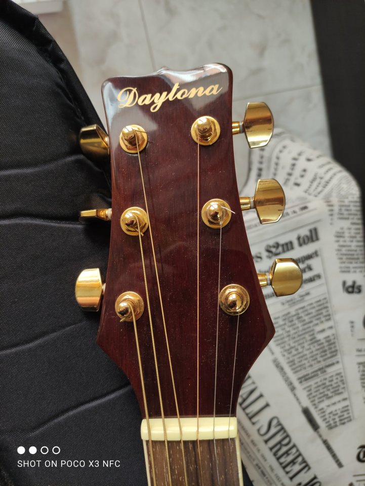 Vendo Daytona electroacústica.