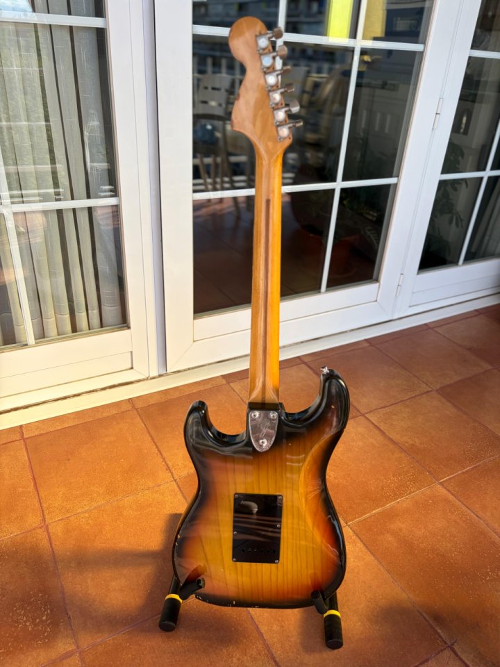 Fender Stratocaster 1979 de segunda mano · Foto 7 de 10 · Madrid · 2200 €