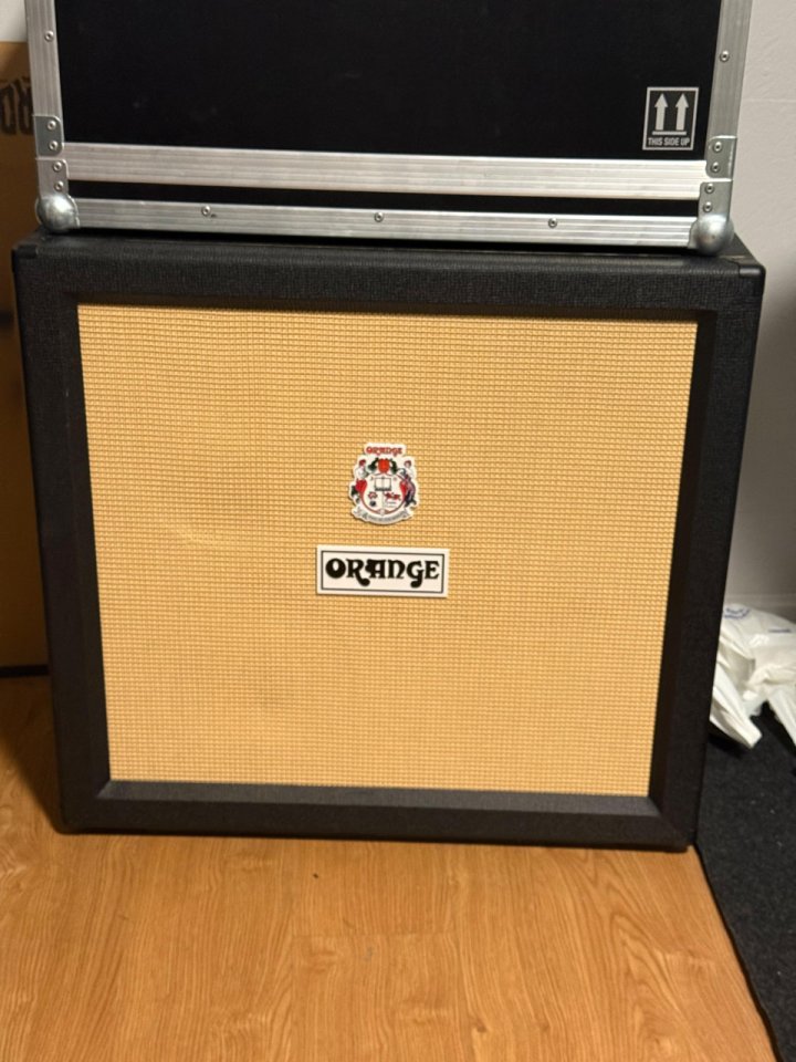 Orange PPC412 BK 4x12 · Celestion Vintage V30 - Perfecto estado, de tienda! de segunda mano · Foto 2 de 5 · Navarra · 790 €