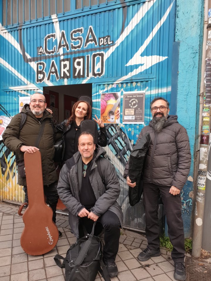 Banda nobel Overthinkers busca guitarrista de segunda mano · Foto 1 de 3 · Madrid