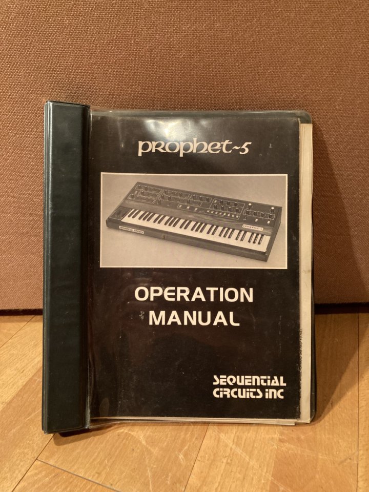 Manual original del Sequential Circuits Prophet 5 de segunda mano · Foto 1 de 3 · Madrid · 100 €