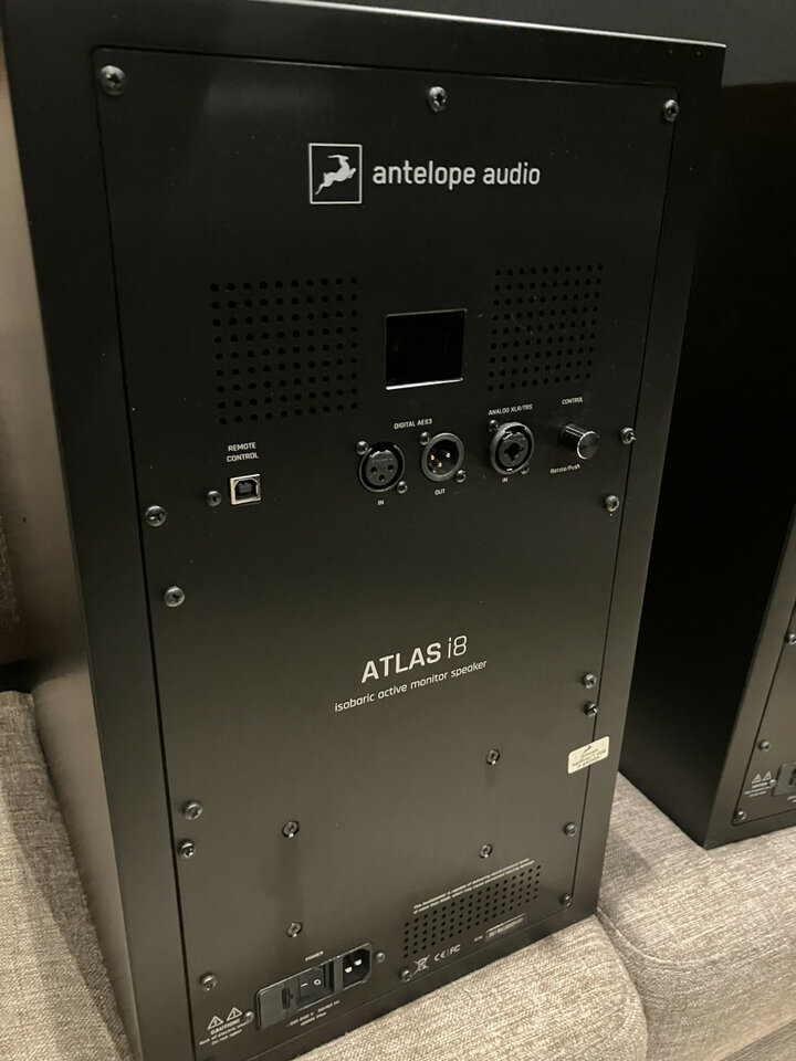 Antelope Atlas i8 speakers de segunda mano · Foto 2 de 3 · Sevilla · 2800 €