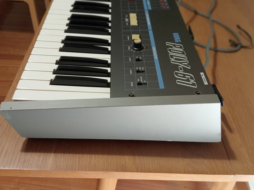 Korg Poly 61 de segunda mano · Foto 6 de 10 · A Coruña · 700 €