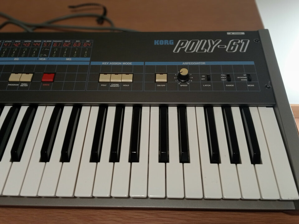 Korg Poly 61 de segunda mano · Foto 5 de 10 · A Coruña · 700 €