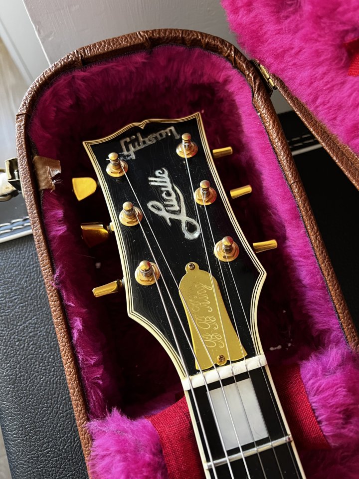 Vendo Gibson B.B King Lucille del 95