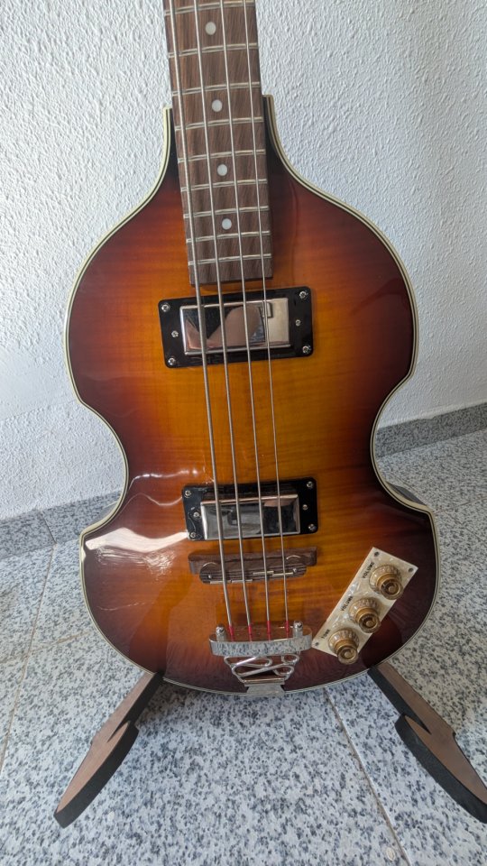 Epiphone viola bass de segunda mano · Foto 8 de 9 · Valencia · 260 €
