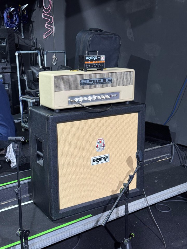 Orange PPC412 BK 4x12 · Celestion Vintage V30 - Perfecto estado, de tienda! de segunda mano · Foto 5 de 5 · Navarra · 790 €