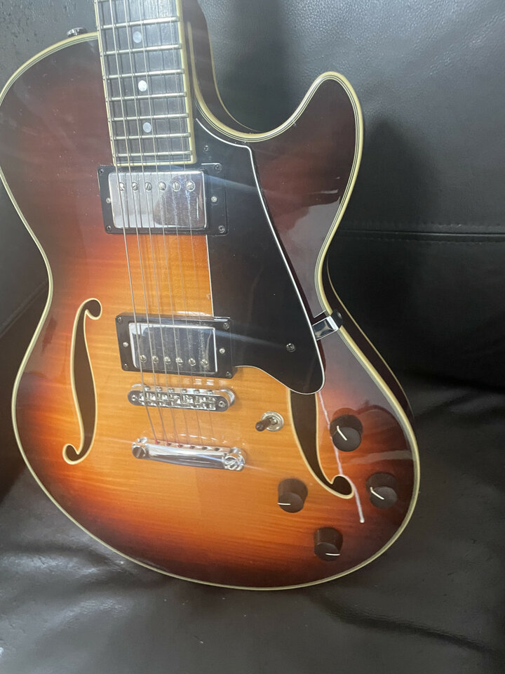 Guitarra de jazz Comins GCS-1