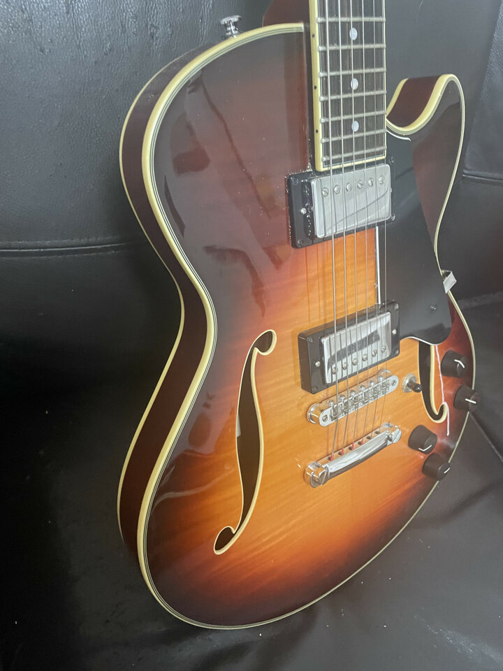 Guitarra de jazz Comins GCS-1