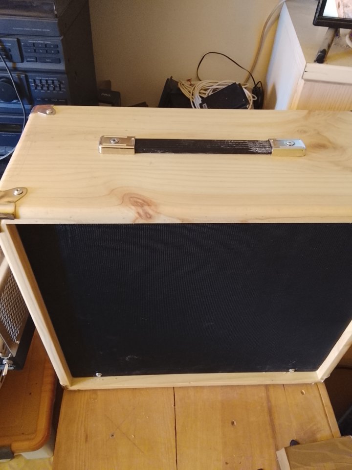 Pantalla 1x12 con altavoz vintage de los 60/70 de segunda mano · Foto 1 de 10 · Cáceres · 120 €