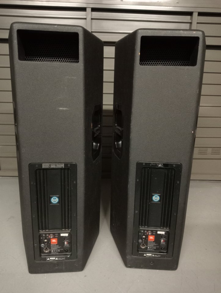 2 JBL PRX 625