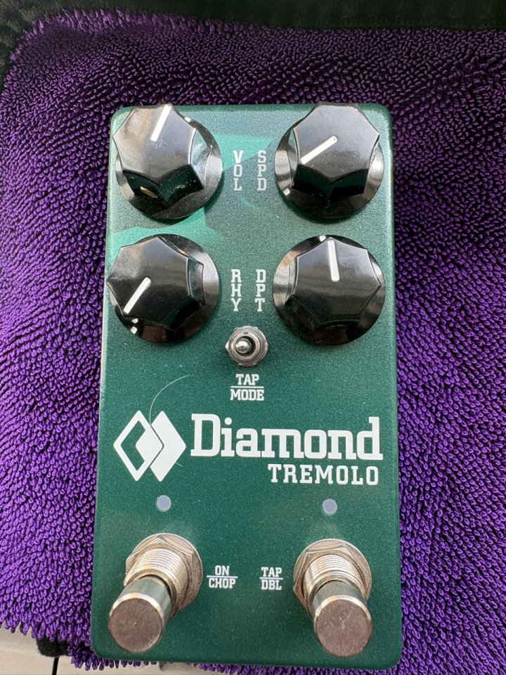 Diamond tremolo practicamente nuevo