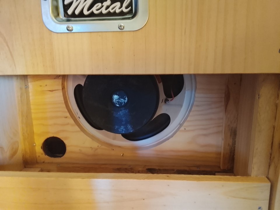 Pantalla 1x12 con altavoz vintage de los 60/70 de segunda mano · Foto 2 de 10 · Cáceres · 120 €