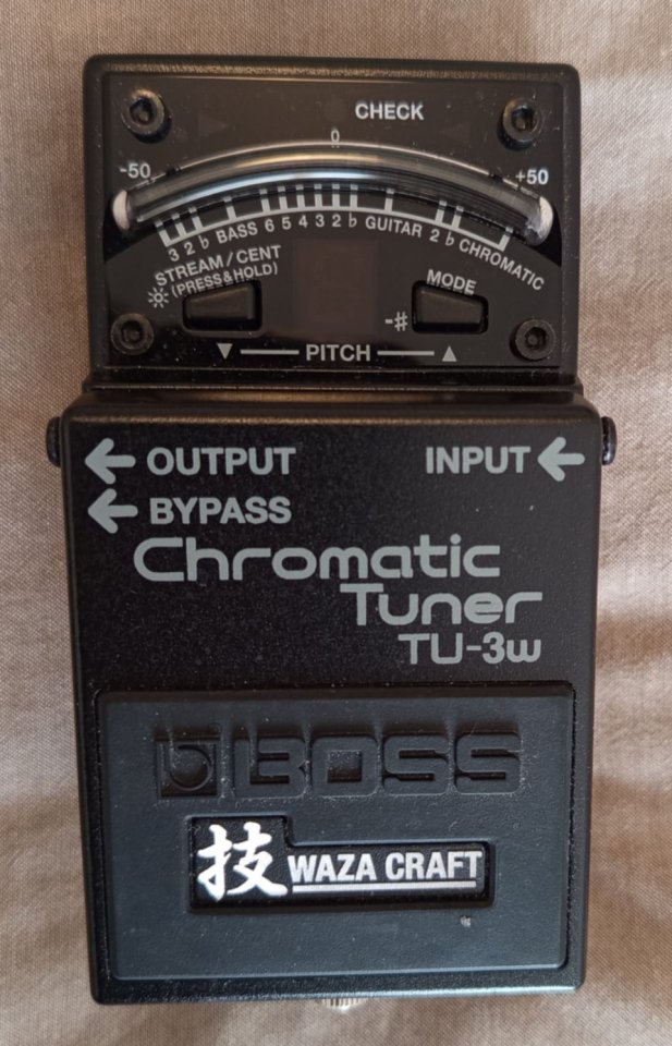 Afinador Boss TU-3W Waza Craft de segunda mano · Foto 1 de 2 · Madrid · 90 €