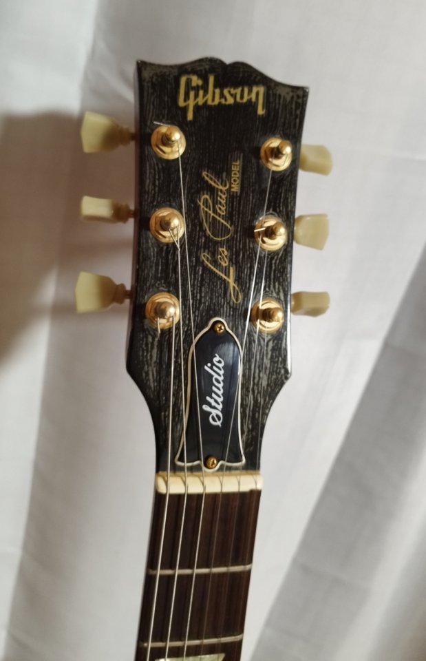 Gibson Les Paul Studio 1996 de segunda mano · Foto 4 de 4 · Bizkaia · 835 €