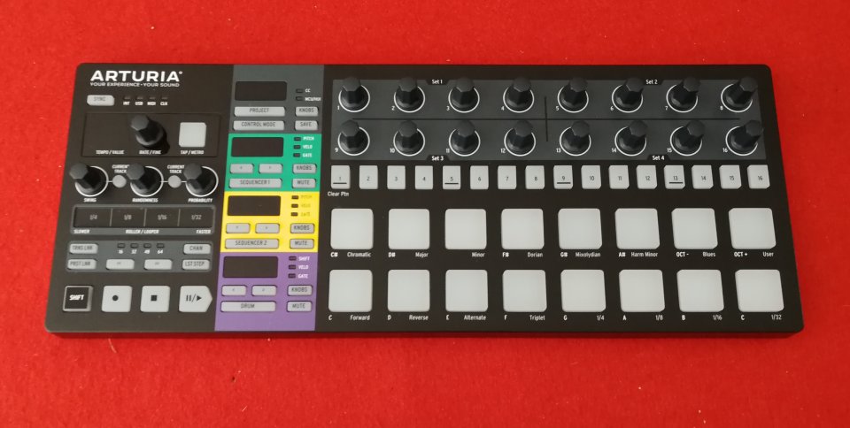 Arturia BeatStep Pro Black Edition MIDI Controller