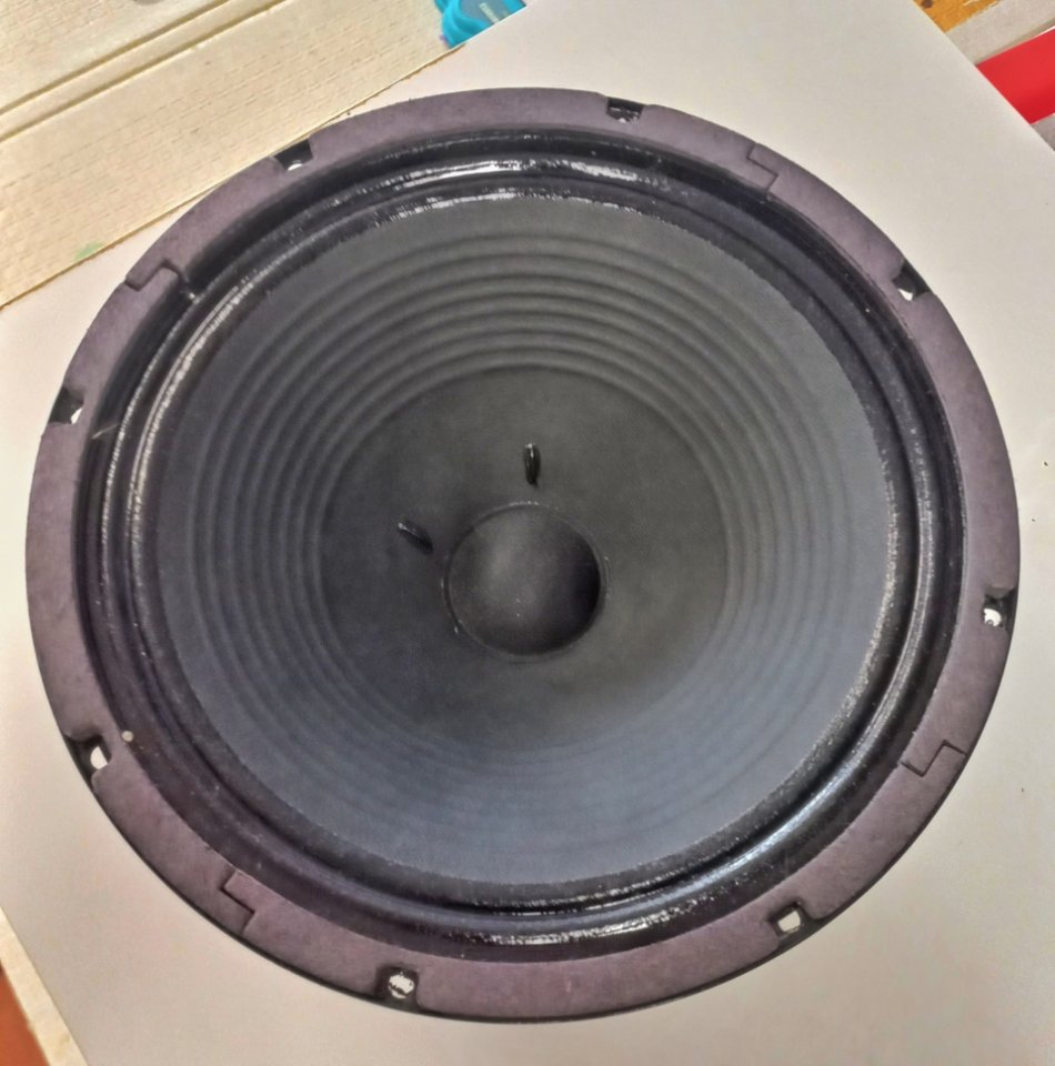 Altavoz Warehouse Reaper HP 16 Ohm 50W de segunda mano · Foto 4 de 4 · Granada · 125 €