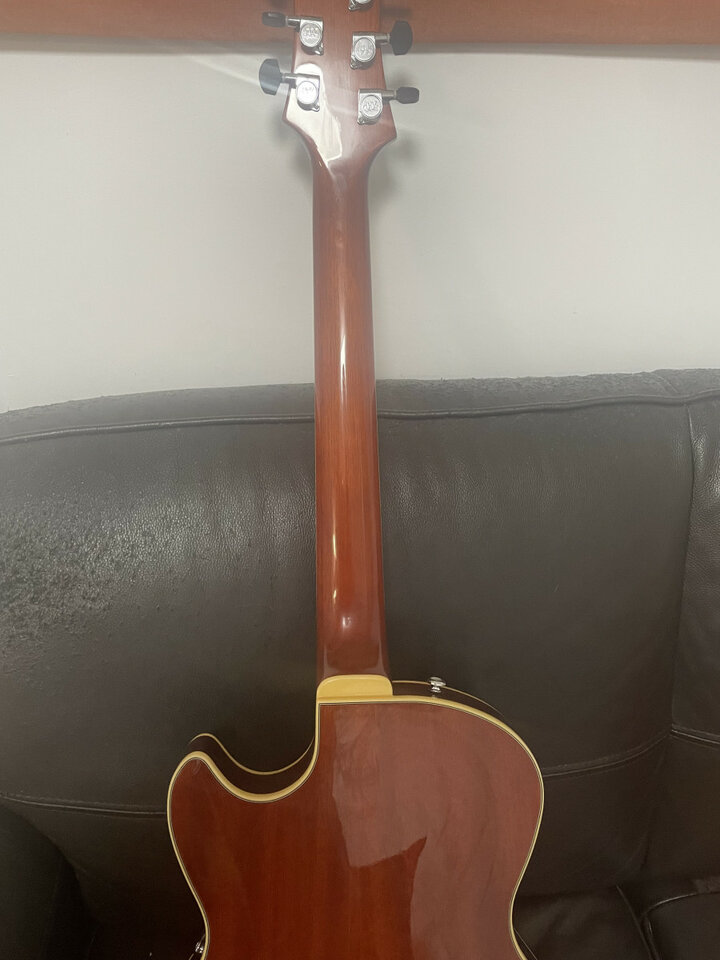 Guitarra de jazz Comins GCS-1