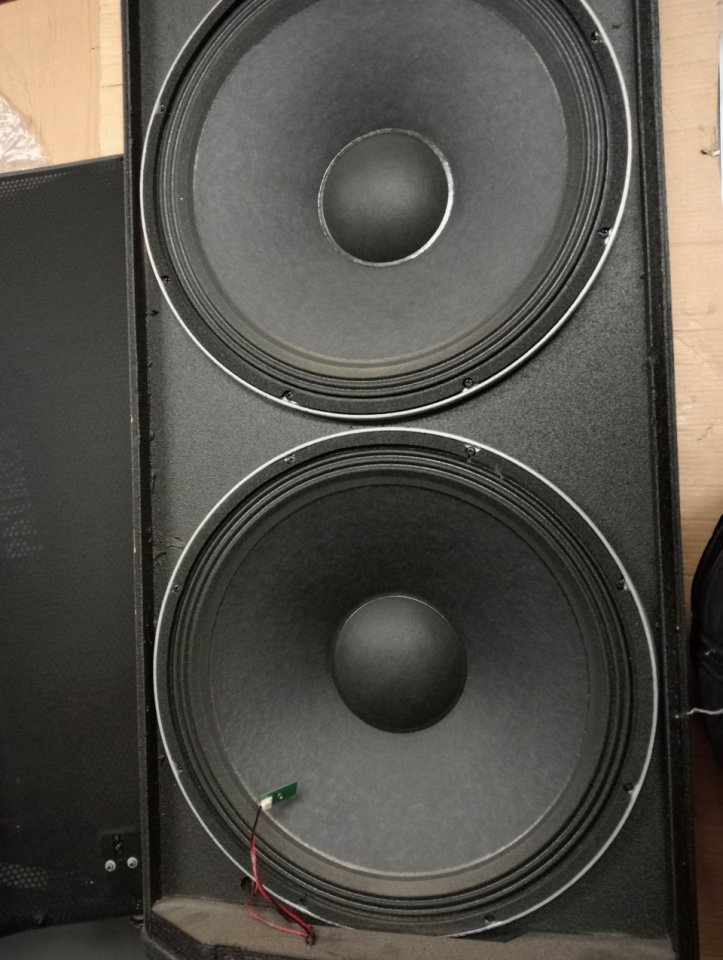 2 JBL PRX 625