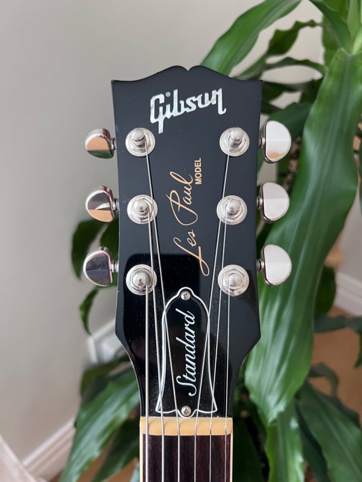 Vendo/cambio Gibson Les Paul Standard 60s Unburst (2020) de segunda mano · Foto 4 de 8 · Alicante · 2100 €