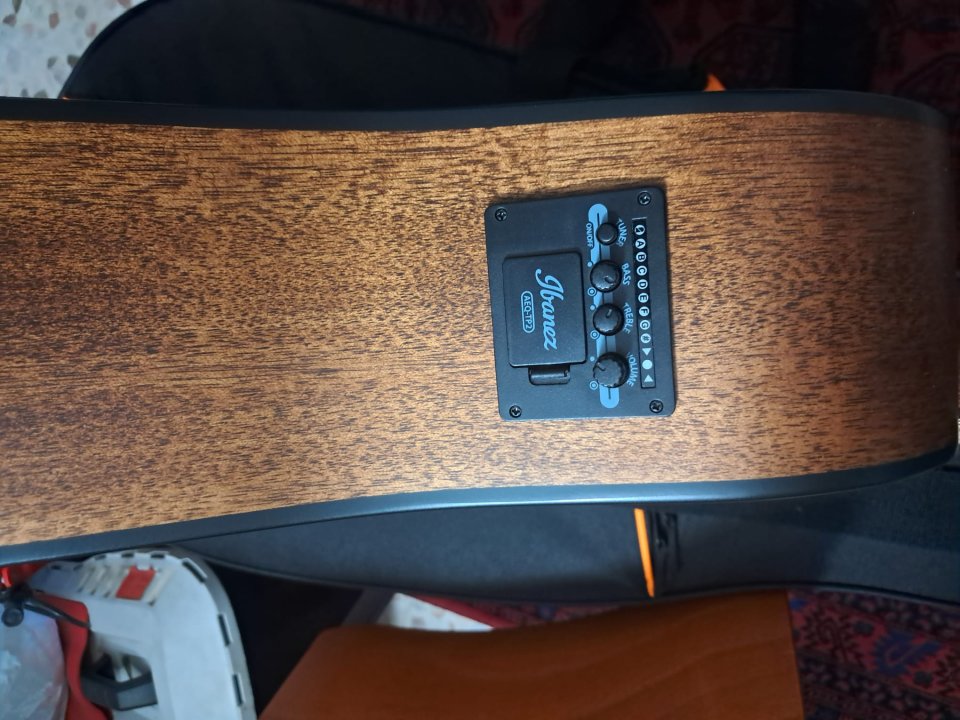 Acústica Ibanez AW65ECE-LG de segunda mano · Foto 3 de 10 · Cádiz · 260 €
