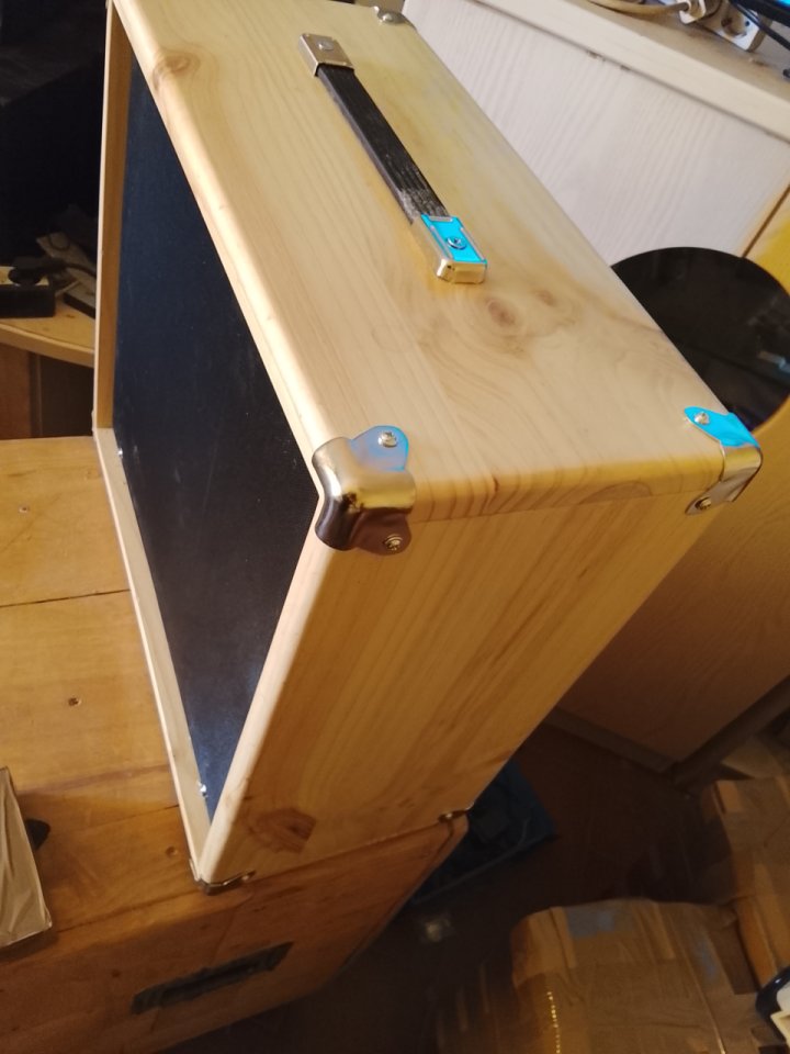 Pantalla 1x12 con altavoz vintage de los 60/70 de segunda mano · Foto 8 de 10 · Cáceres · 120 €