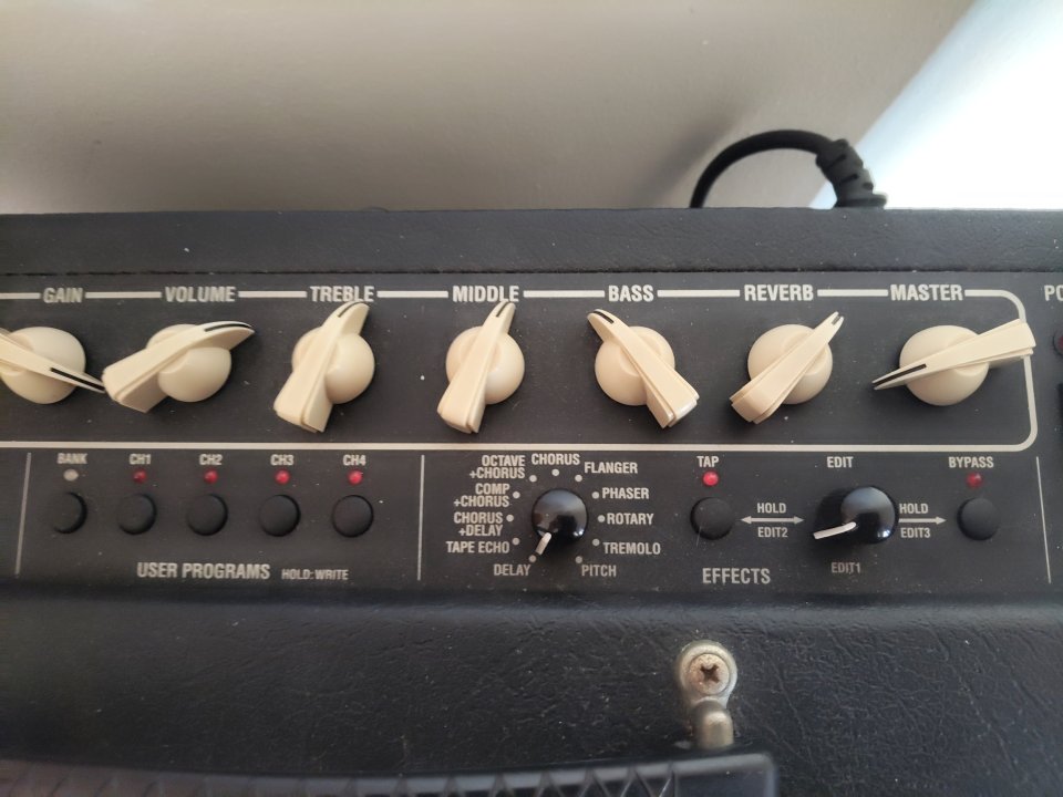 Vendo/cambio VOX valvetronix 40 w de segunda mano · Foto 6 de 6 · Barcelona · 80 €